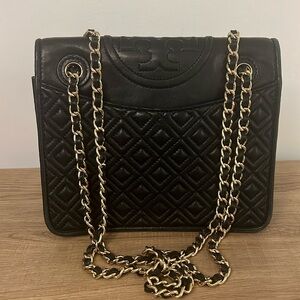 Tory Burch Fleming medium quilted bag black